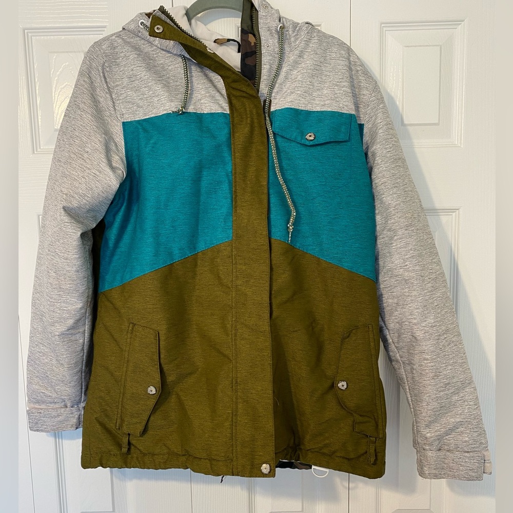 Aperature ski coat with hood sz large